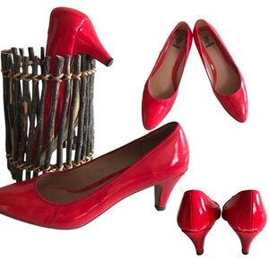 👛 (ANY 2/$25) FFUZZIES Red Low Rise Heels